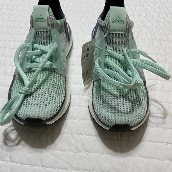 adidas Shoes - Adidas UltraBoost